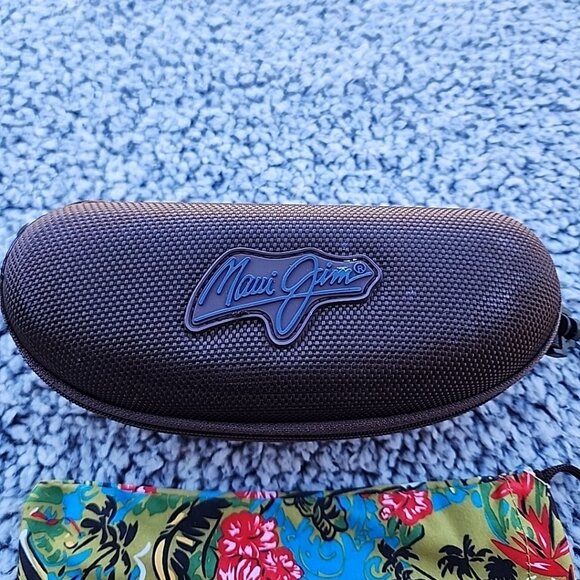 Maui Jim Zip-Around Clam Shell Case with Protective Sleeve Eyeglass Sunglass - Picture 3 of 5